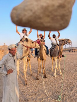 basha pyramids inn