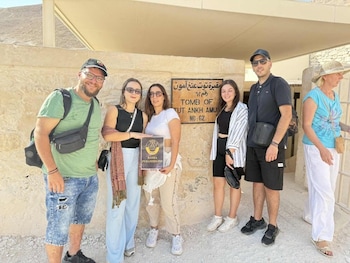 basha pyramids inn