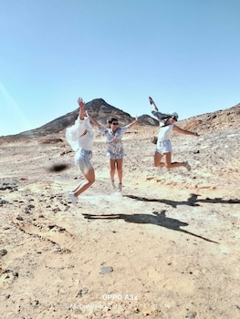 basha pyramids inn