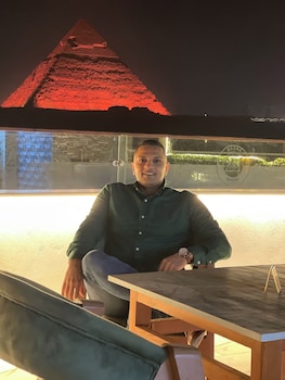 basha pyramids inn