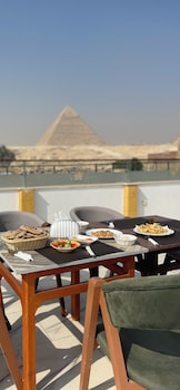 basha pyramids inn