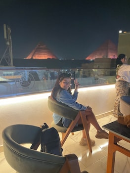 basha pyramids inn