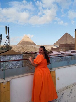 basha pyramids inn