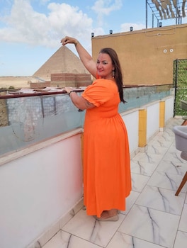 basha pyramids inn