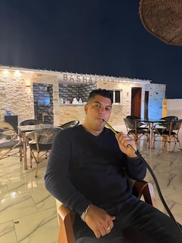 basha pyramids inn