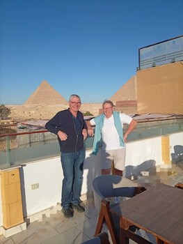 basha pyramids inn