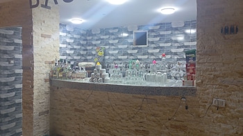 basha pyramids inn