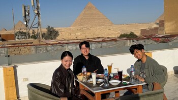 basha pyramids inn