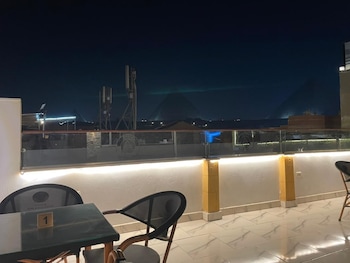basha pyramids inn