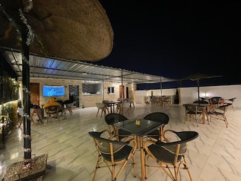 basha pyramids inn
