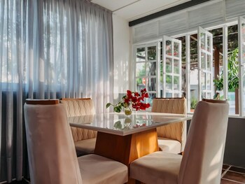 Dom Aquino Hotel E Gastronomia,,3 star