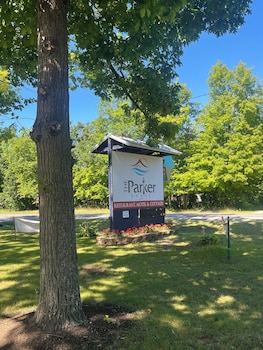 The Parker House,,3 star