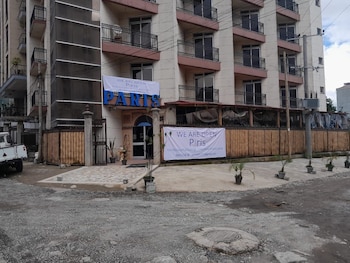 Bole Central Apartment,,3 star