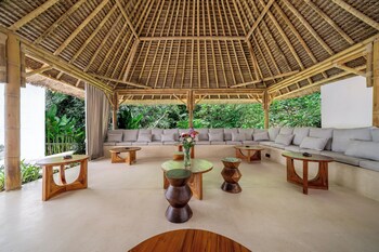 sacred jungle by evdekimi stylish jungle retreat with apartments and villas with kitchens pools and concierge service in ubud