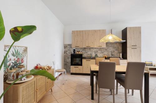 Dream Rooms Apartment,,3 star