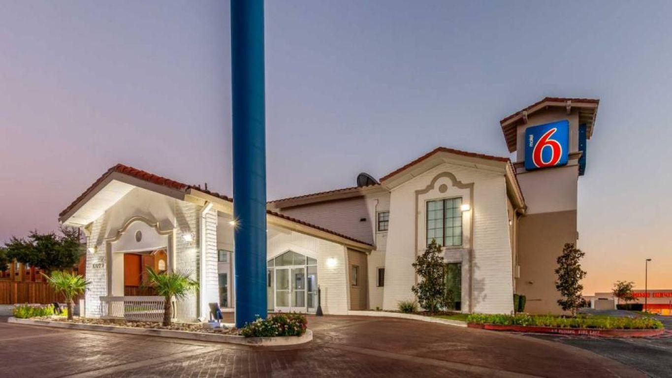 studio 6 suites euless tx dfw west