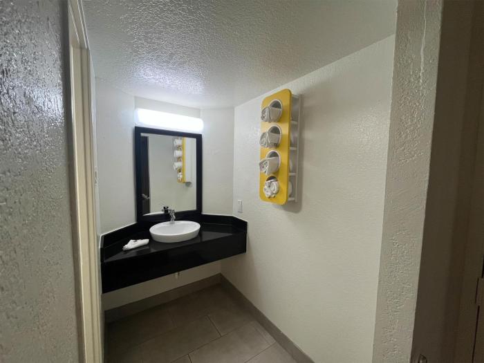 studio 6 suites euless tx dfw west