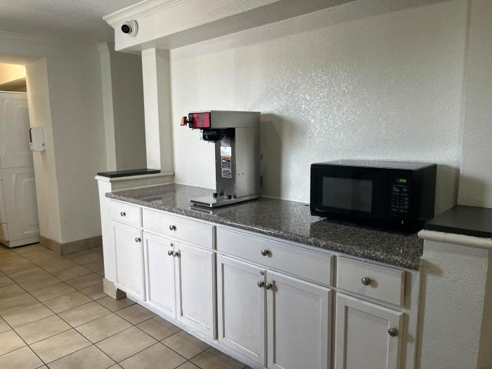 studio 6 suites euless tx dfw west