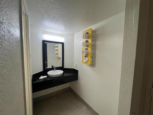 studio 6 suites euless tx dfw west