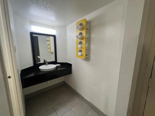 studio 6 suites euless tx dfw west
