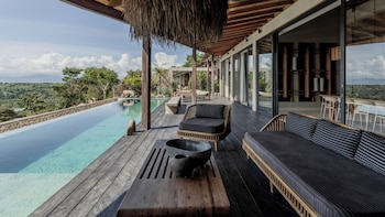 panorama villas ceningan