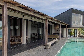 panorama villas ceningan