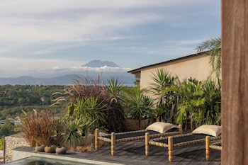 panorama villas ceningan