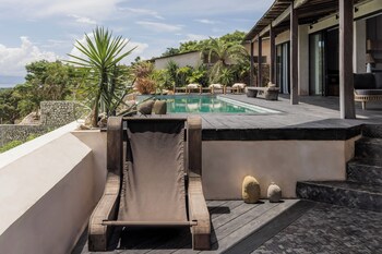 panorama villas ceningan