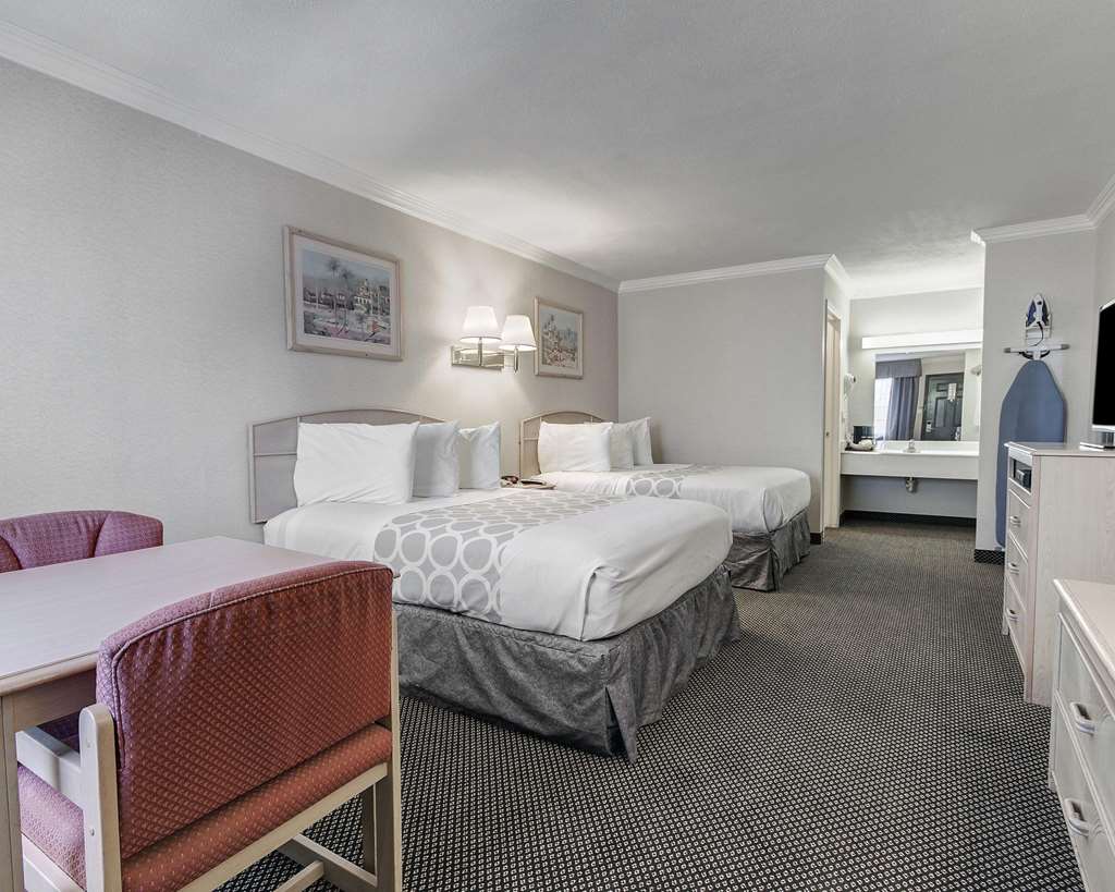 econo lodge van horn