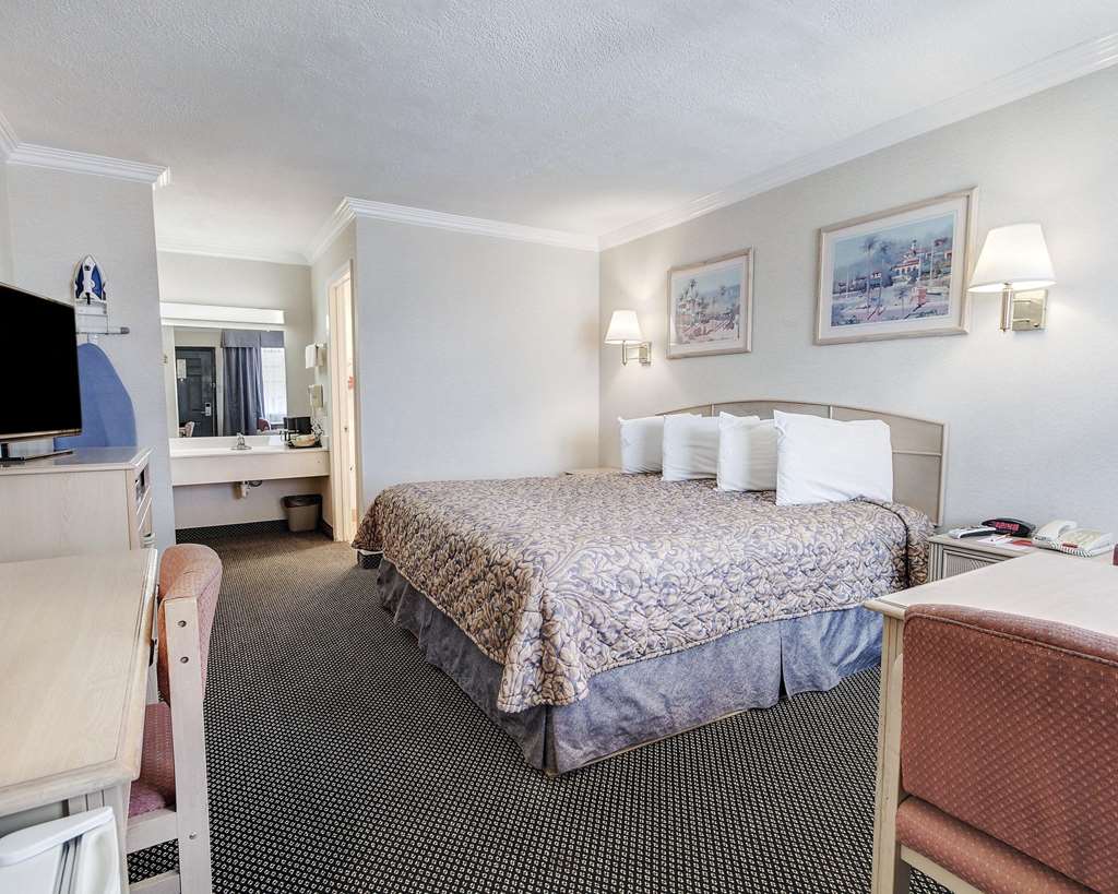 econo lodge van horn