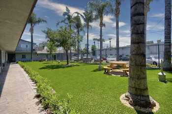 hyland motel van nuys