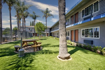 hyland motel van nuys