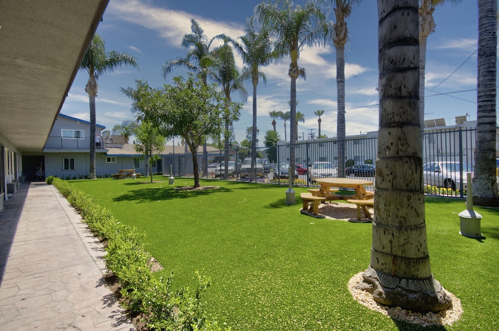 hyland motel van nuys