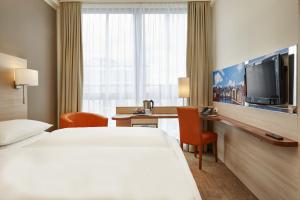 H+ Hotel Berlin Mitte,Near Berlin Wall Memorial,4 star
