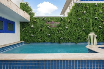 ocean park 1bd 1ba pool walktobeach iv