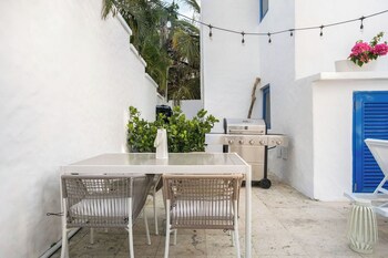 ocean park 1bd 1ba pool walktobeach iv