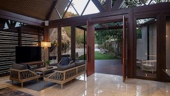 plataran komodo resort and spa