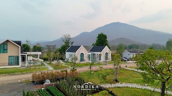 Nordika Hill,,3 star