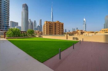 vogue downtown near dubai mall burj khalifa