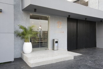 The Corniche Hotel And Apartment,,3 star