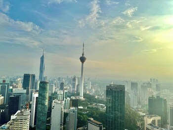 tropicanathe residence klcc by cozy stay