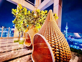 tropicanathe residence klcc by cozy stay