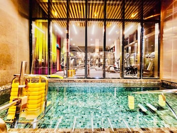 tropicanathe residence klcc by cozy stay