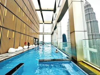 tropicanathe residence klcc by cozy stay