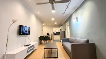 the embassy row 206 apartments