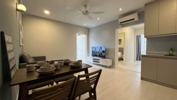 the embassy row 206 apartments