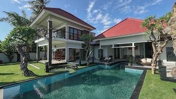 blue marlin 6 br villa singaraja bali