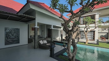 Blue Marlin 6-Br Villa Singaraja Bali,,4 star