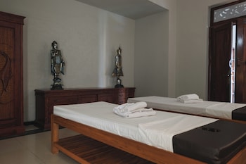 blue marlin 6 br villa singaraja bali