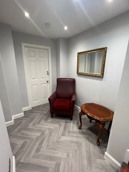 Mayfield Suites,15 Mayfield Gardens,3 star